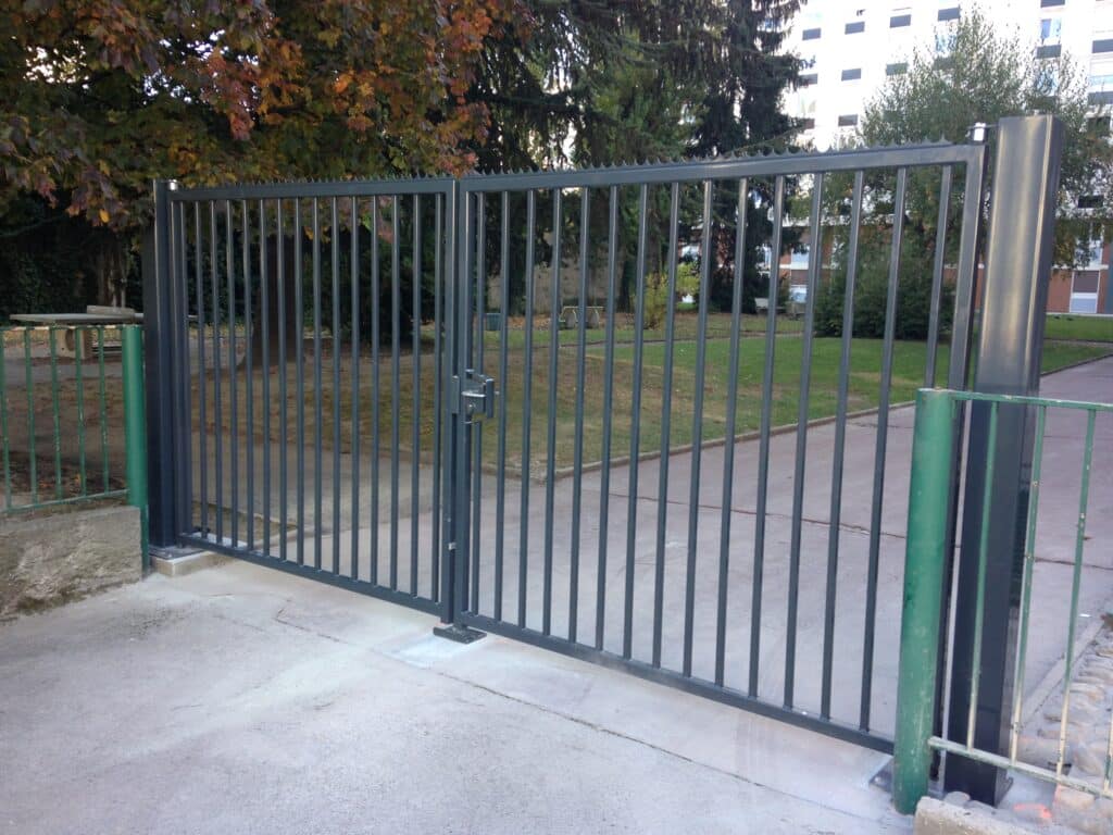 Portail aluminium battant Grenoble